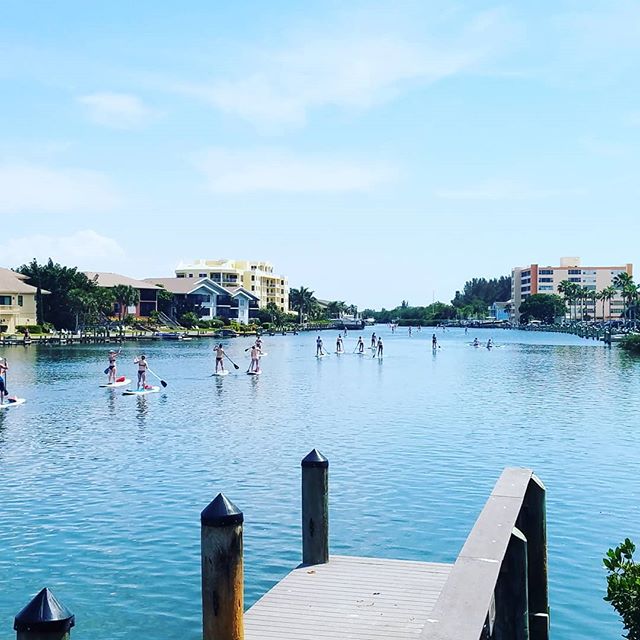 Lots of paddleboarders enjoying Spring Break today! #siestakeypaddleboards #siestakey