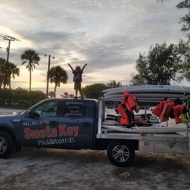 Sunset paddle! #siestakeypaddleboards #siesta #siestakeyonewheels #siestakeysunset #siestakey